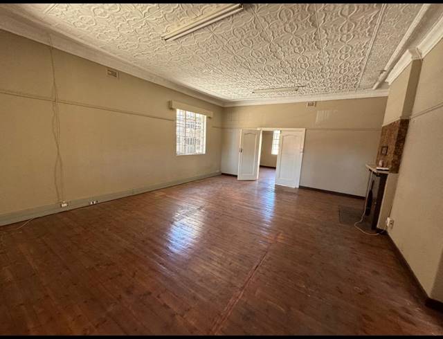 150M² OFFICE TO LET IN DELAREY